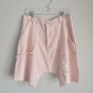 Woman's Pol Distressed & Frayed Detail Pink Shorts